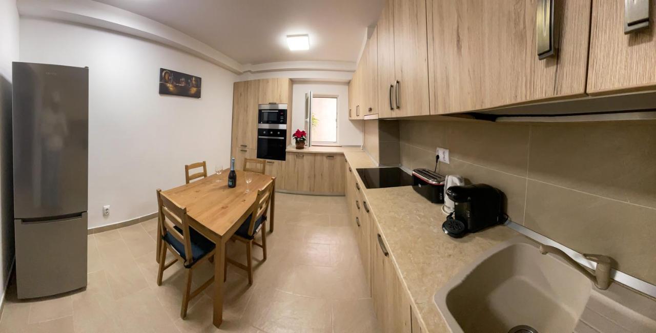 National Arena Mega Mall Elana Apartment Бухарест Екстер'єр фото